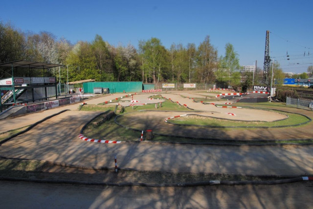 Suchen 100-150 m  Lehm für unsere RC-Car Strecke in Oberhausen - Modellbau - Oberhausen