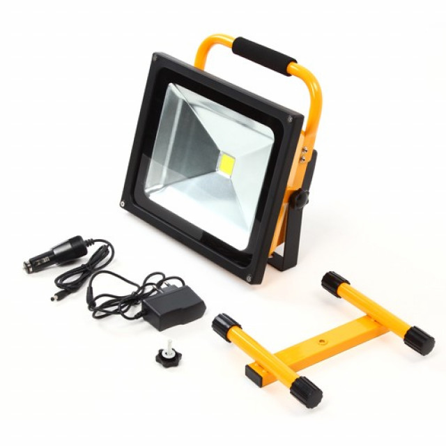 LED Flutlicht mit Akku 50W kaltweiss Licht tragbar IP6 Wasserdicht - Sonstige Anzeigen - Thun