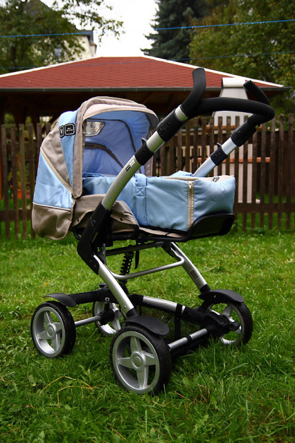 Himmelblauer Kombi-Kindewagen preisgünstig abzugeben - Baby und Kind - Zwickau