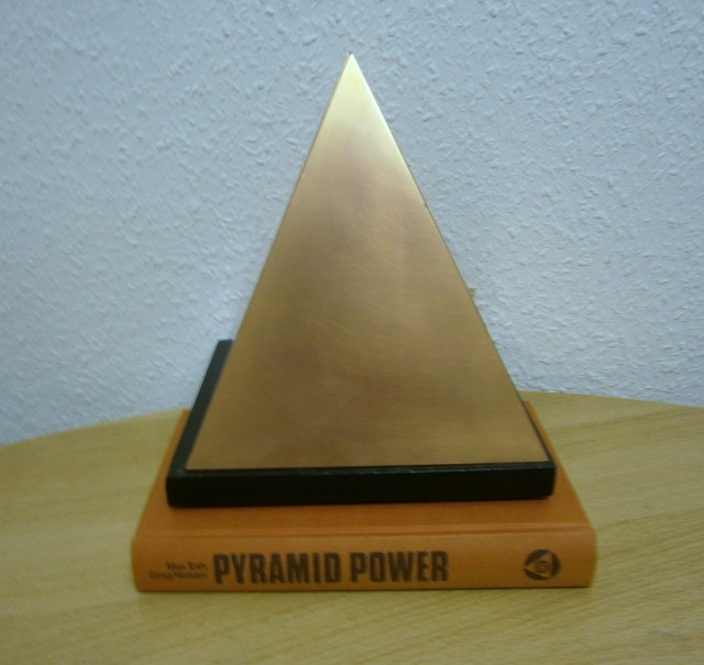 Die Kraft der Pyramiden - Die kosmische Energie der geheimnisvollen Bauwerke  - Hobby Spiele - Solingen