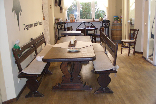 Biete wunderschönen bretonischen Tisch + 2 Bänke an. - Sammlungen - Wiesbaden