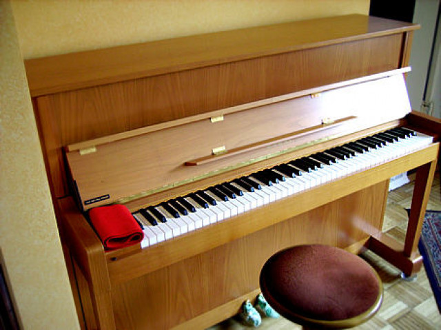 Klavier - neuwertig - Musik - Bad Sobernheim