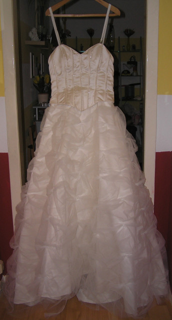 Wunderschönes Brautkleid mit zubehöhr in 42-44 - Kleidung Schmuck Accessoires - Köln Mühlheim