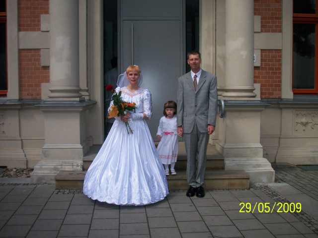 Brautkleid komplett mit Schleier und Haarschmuck - Kleidung Schmuck Accessoires - Erkner