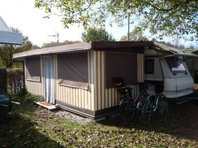 Wohnwagenverkauf auf Dauerstellplatz am Leitgeringer See - Camping - tittmoning