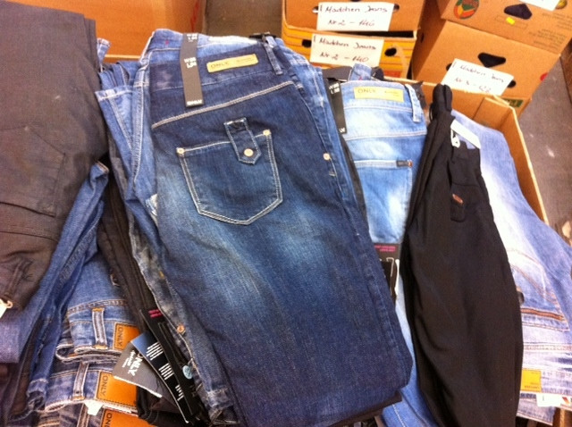 Only, Lacoste, Diesel, Levis Markenjeans Sonderposten Mixpaket - Kleidung Schmuck Accessoires - Görlitz