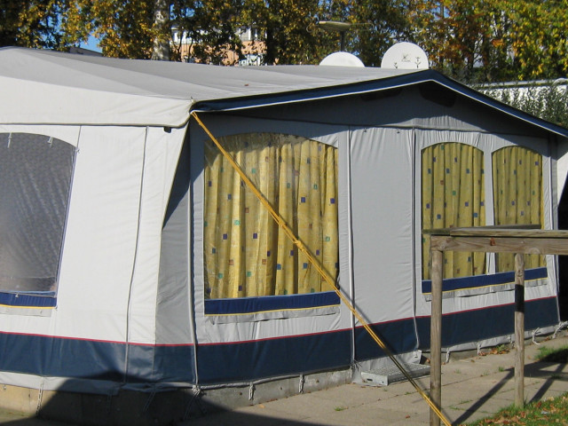 Liebevoll restaurierter Wohnwagen mit Platz abzugeben - Camping - Fitzbek