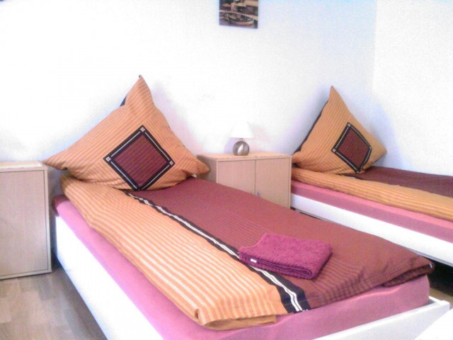 Monteurzimmer Frankfurt am Main ab 10 Euro Tel. 0151 15662588 - Vermietungen - Niederdorfelden