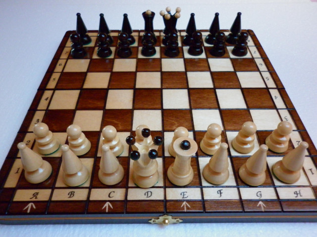 MAZO statt Schach - ein neues Brettspiel einfacher als Schach und interessanter  - Hobby Spiele - Grodzisk Maz.