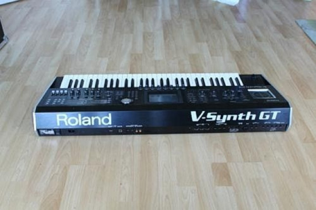 Roland V-Synth GT 2.0 SYNTHESIZER - Musik - Berlin 