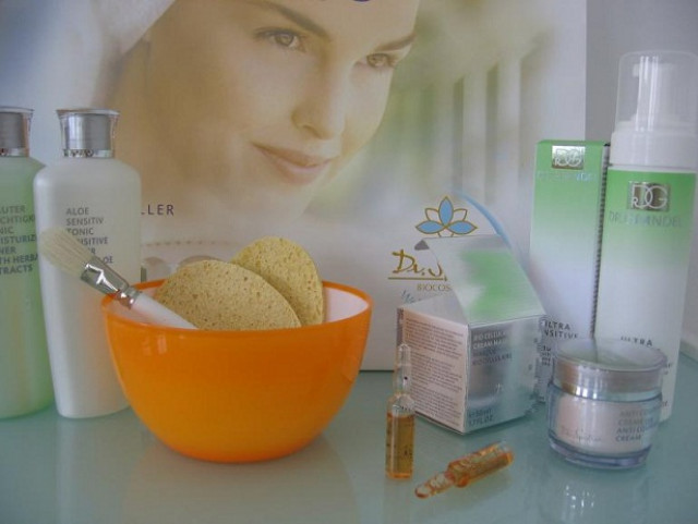 FACHKOSMETIKSCHULE   RUS/DE  SCHMIDT - Lernen Lehren Lesen - Bad Homburg