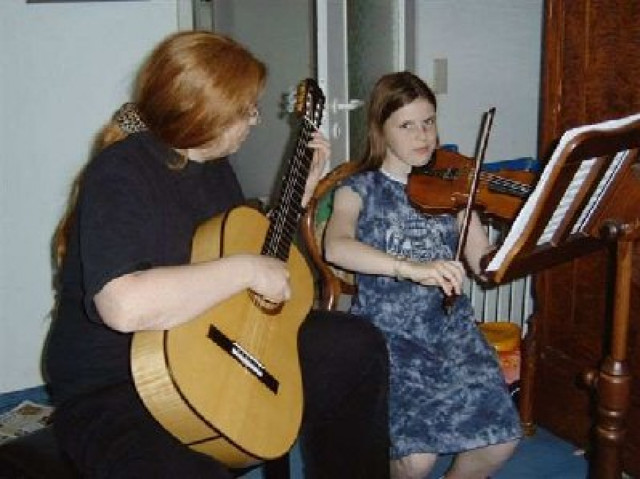 Gitarren-und Gesangsunterricht in Berlin-Charlottenburg - Musik - Kantstr. 117