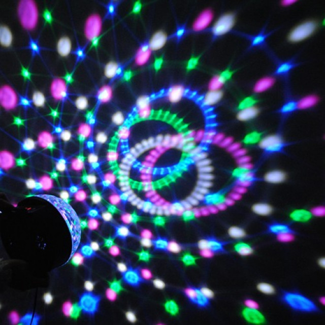 Lichteffekte Party RGB LED Discokugel - Moebel Haushalt - Thun