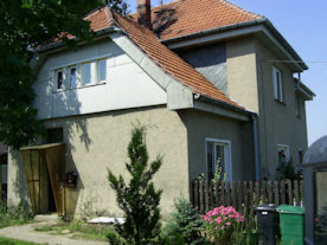 Zweifanilienhaus für Großvamilie und/oder Tire in Dorfrandlage. - Vermietungen - Bahnhofstr 5