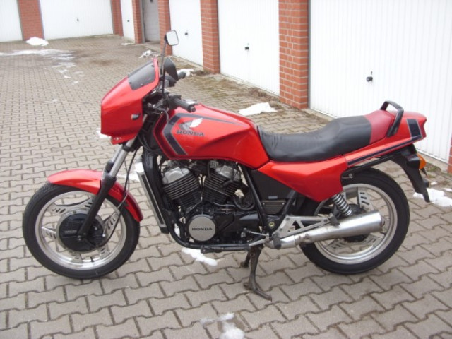 Superzuverlässige Honda VT 500 E zu verkaufen - Motorraeder und Teile nach Marken - Hitzacker
