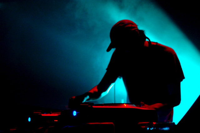 DJ ThomKa - DJ Bremen Musik und Lightshow für deine Feier - Hochzeits DJ  - Dienstleistungen Business Gewerbe - Bremen