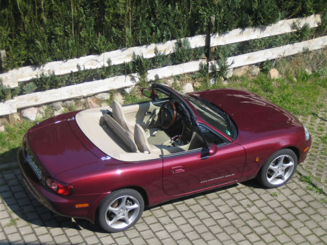 Mazda MX5 Sondermodell   Memories  mit Hardtop - Autos nach Marken - Sanitz