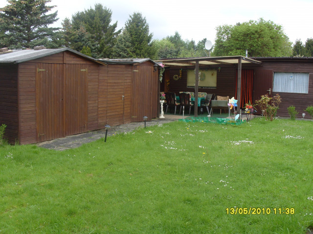 Fester Stellplatz mit Campingwagen und Vorbau aus Holz in Stove an der Elbe - Camping - Drage