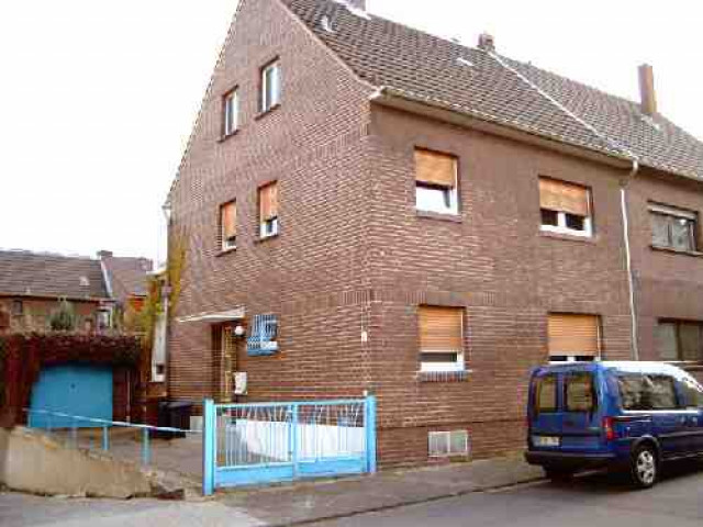 Einfamilienhaus in Hürth mit schönem Garten,  Terasse,   gr.Garage, Wintergarten - Vermietungen - Hürth