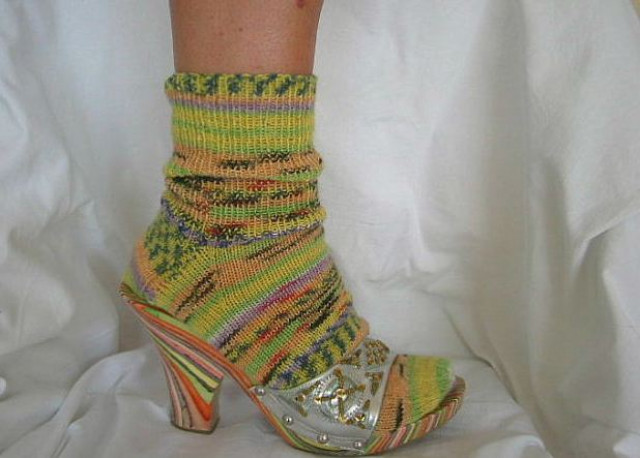 Exklusive Seidenschals und handgestrickte Socken - Kleidung Schmuck Accessoires - Leipheim