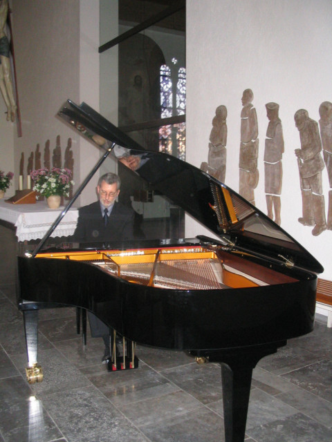 Klavierstimmer, Flügelstimmer - Dienstleistungen Business Gewerbe - Wetzlar