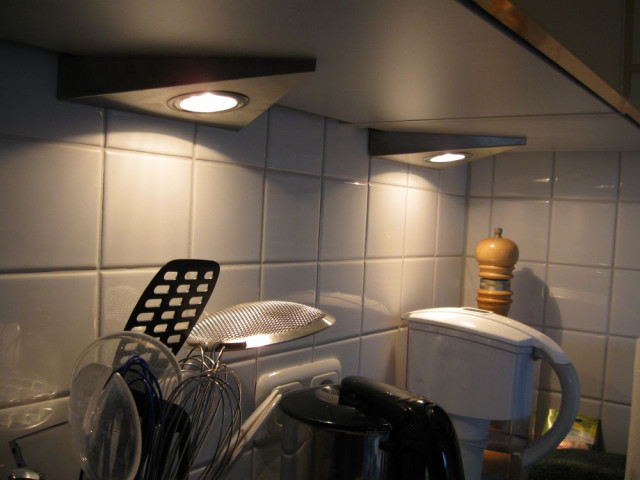 Küchen-Leuchten Dreieckstrahler Edelstahl Halogen 5-fach Touchtronic-Sensor - Moebel Haushalt - Köln