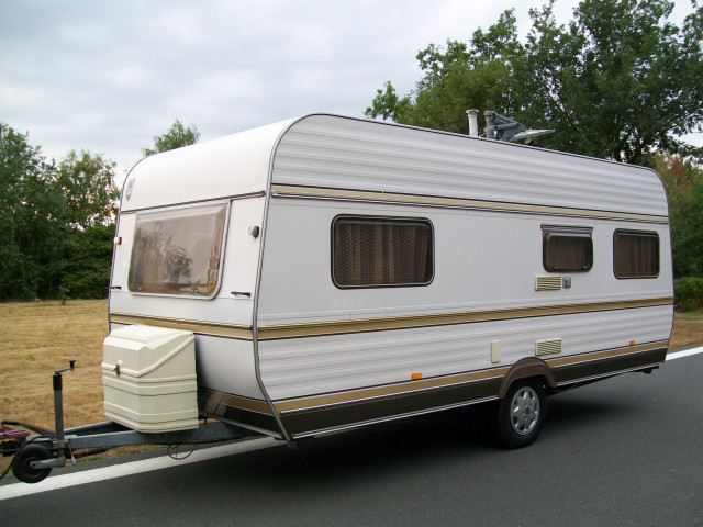 Wohnwagen Hymer- Eriba 520 Einzelbetten Rundsitzgr. Für sein Alter Top!!1 - Camping - Wiefelstede
