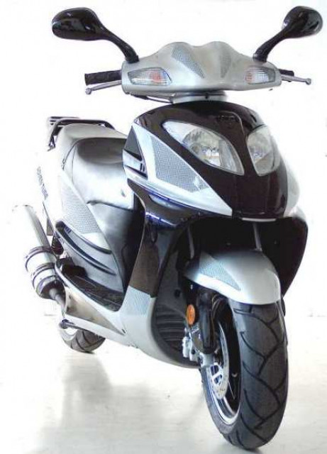 Motorroller 125cc, ital. Hersteller, Neufahrz. Werbepreis - Motorraeder und Teile nach Marken - 45130