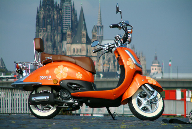 Motorroller Retro Flower power  - Motorraeder und Teile nach Marken - Köln