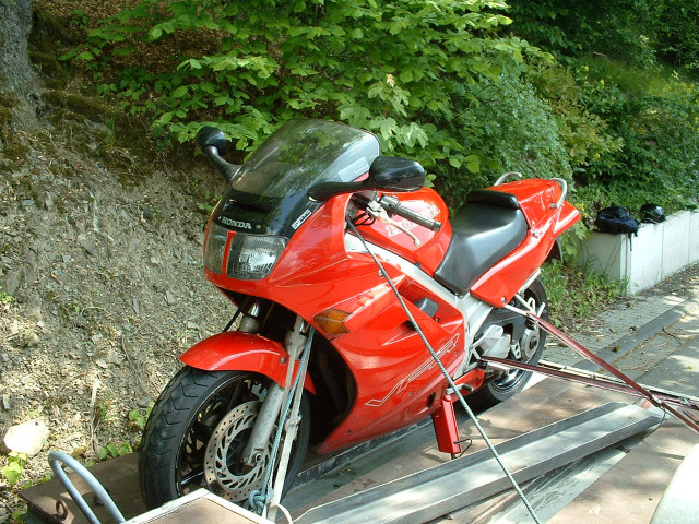 Super-gepflegter Sporttourer Honda VFR 750 F günstig abzugeben... - Motorraeder und Teile nach Marken - Bad Honnef
