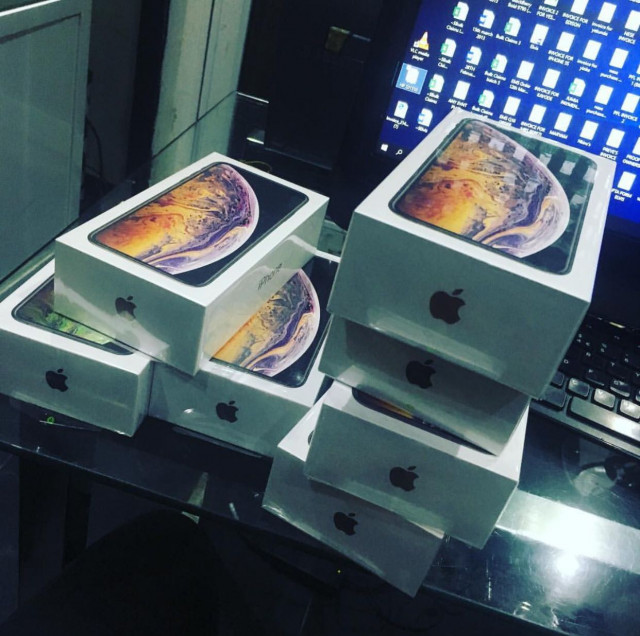 NEU Apple iPhone XS Max, XS, XR, X, 8 Plus, Banküberweisung und PayPal - Telekommunikation - Zurich