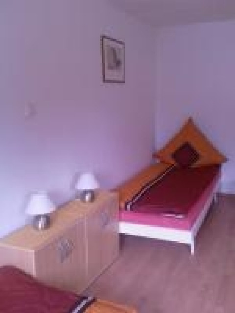 Privatzimmer ab 10 Euro Tel. 0151 15662588 Raum: Frankfurt am Main - Vermietungen - Niederdorfelden
