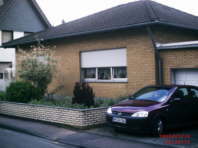 Walmdachbungalo mit großer Terrasse, Garten, 11Zimmer,3Toiletten,freistehend, - Immobilien - Erftstadt