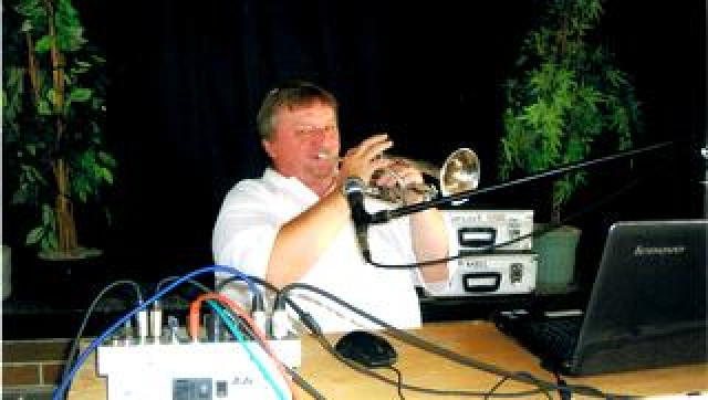 DJ-Alleinunterhalter-Entertainer-Solotrompeter - Dienstleistungen Business Gewerbe - Heideland