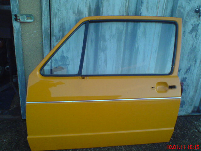 VW Golf 1 Ersatzteile Kotflügel / Fahrertür / Stoßfänger - Autos nach Marken - Dresden