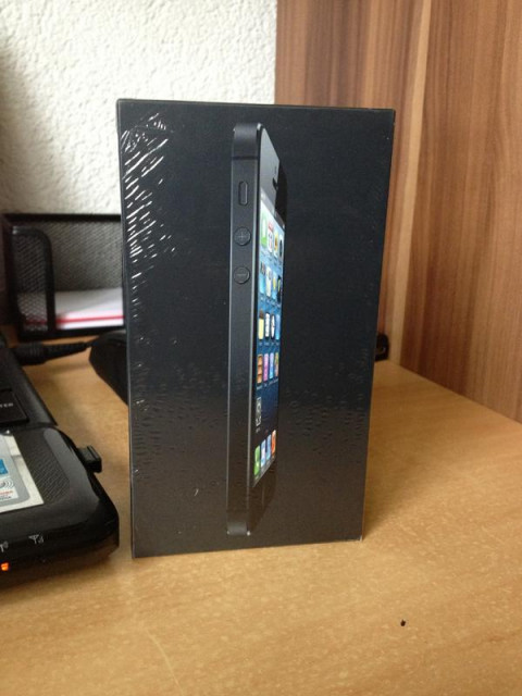 IPhone 5, neu ungeöffnet schwarz 16 GB - Telekommunikation -  Lübeck