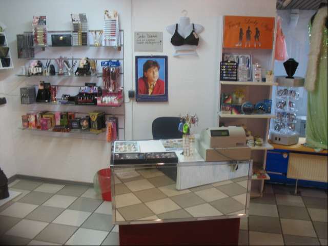 Nachfolger für ein sehr gut gelaufenes Modegeschäft gesucht - Kleidung Schmuck Accessoires - Herborn-Burg
