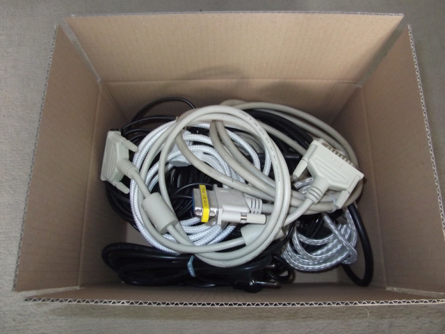 Ein Paket voll mit Kabel - Tv Hifi Video Audio - Berlin