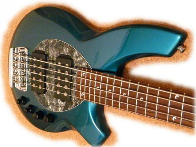 MusicMan Bongo 5 HH - Musik - _____