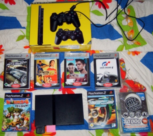 Playstation 2 Slim mit 6 Org. Spiele im Org. Karton top zustand !!! - Hobby Spiele - Duisburg