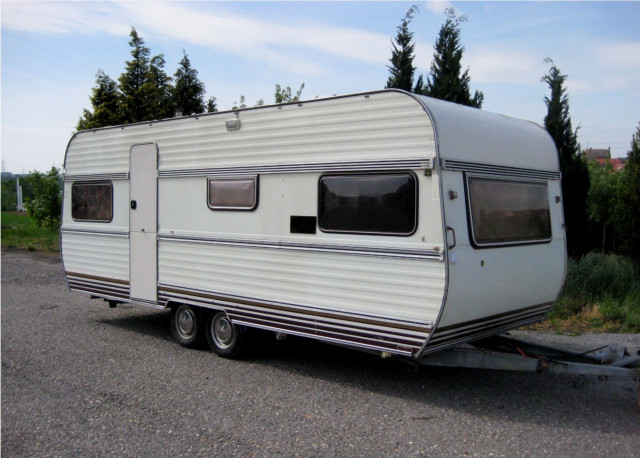 Wohnwagen: Hobby de Luxe - Camping - Stuttgart