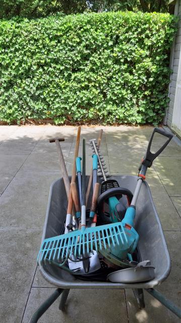 Gartenhelfer hilft in Düsseldorf und Meerbusch - Handwerk Hausbau Garten - Meerbusch