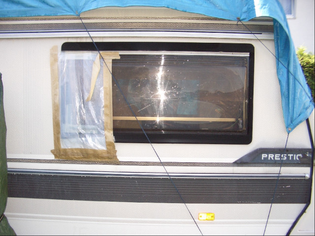 Seitenfenster fuer Wohnwagen Hobby Prestige 545 - Camping - Grafing