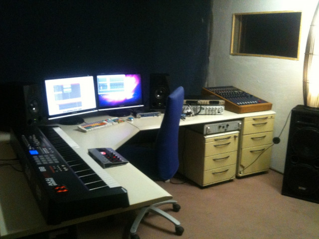 Musik/Studioraum zu vermieten mit profesioneller Gesangskabine. - Hobby Spiele - Untertürkheim/Stuttgart