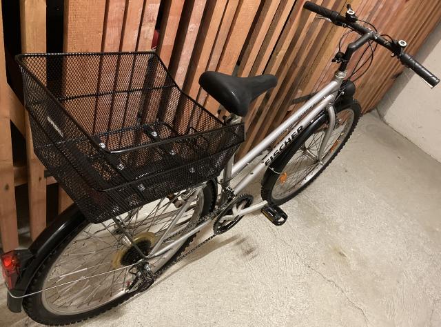 Damenfahrrad MTB Fischer, Räder 26 Zoll, Rahmenhöhe 49½ cm, 18 Gänge, Klingel - Fahrraeder - München