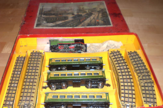 Märklin Lok R 800 in Anfangspackung alte kleine grüne - Hobby Spiele - Dortmund