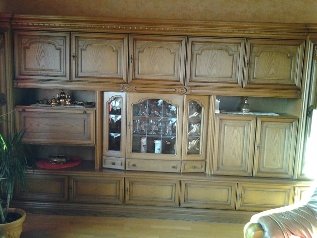 Wohnzimmerschrank Eiche rustikal, sehr gut erhalten an Selbstabholer zu verkaufe - Moebel Haushalt - Dillingen