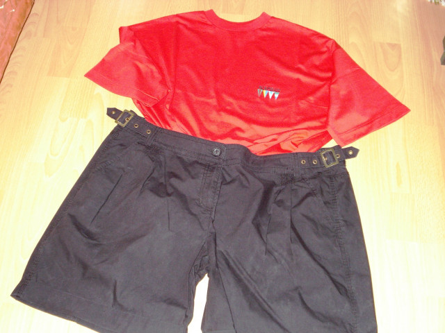 Shorts mit super T-Shirt - Kleidung Schmuck Accessoires - Erftstadt