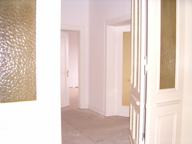 Vollrenovierte Altbauwohnung, 3 Zimmer, ca. 85m , 1.OG, 430,-€ - Vermietungen - Neumünster