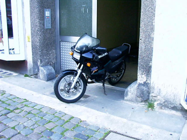 Rennverkleidung f. Suzi RG 80 Gamma OHNE Seitenteile gesucht - Motorraeder und Teile nach Marken - Berlin